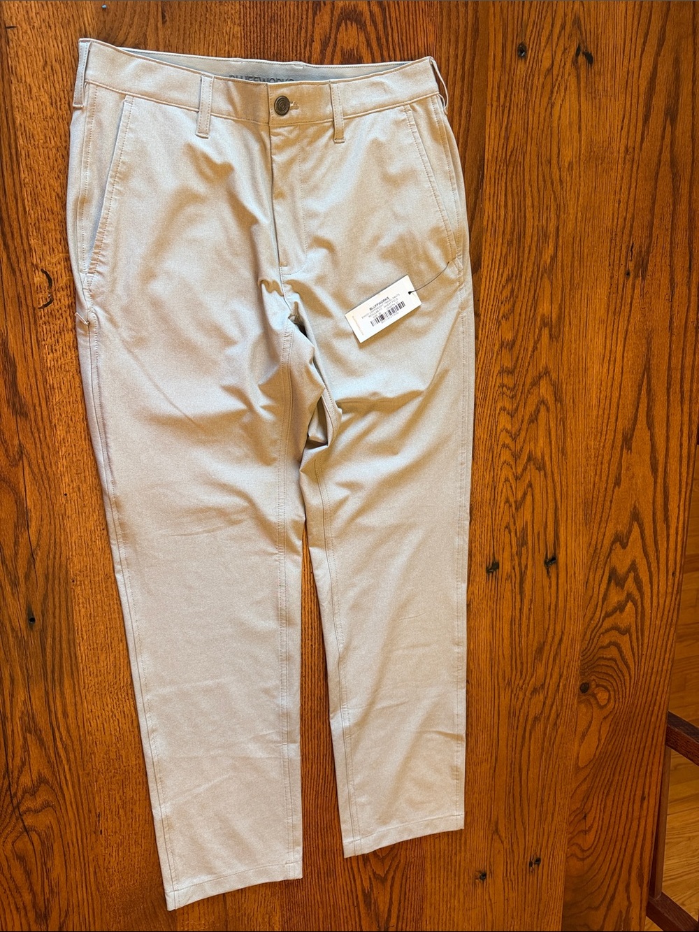Slim Men's Chino Pants for everyday and travel